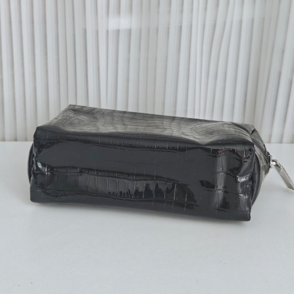 New Kate Spade Small Black Croc Embossed Paten Pouch 6"x 2" x 4" - Picture 5 of 6